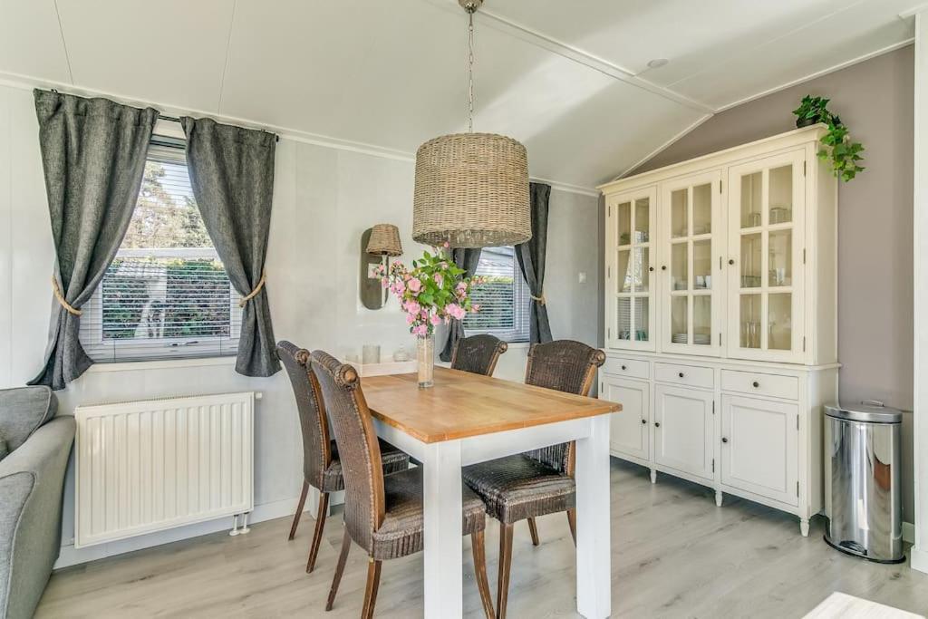 푸텐 4-Pers. Chalet Met Eigen Parkeerplaats In Veluwe 빌라 외부 사진